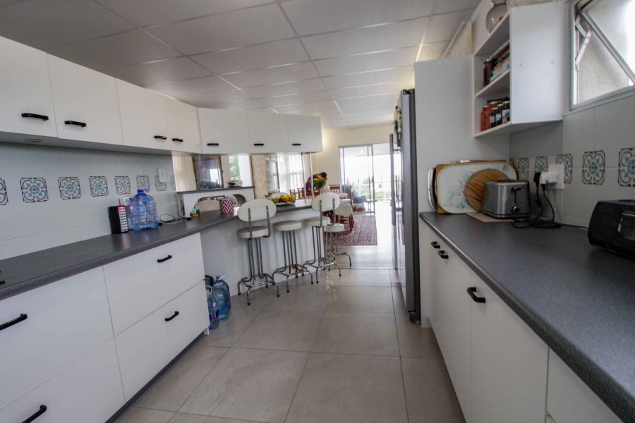 3 Bedroom Property for Sale in Wavecrest Eastern Cape